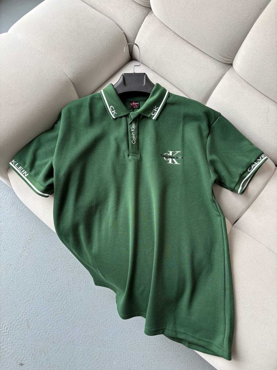 Calvin Klein Yeşil Kol-Omuz Yazılı Polo Yaka T-Shirt