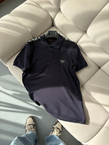 Prada Lacivert Omuz Yazılı Polo Yaka T-shirt